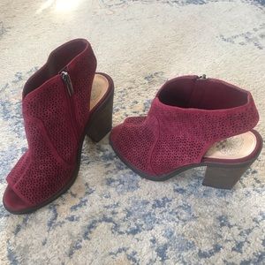Vince Camuto Women’s Toeless Booties